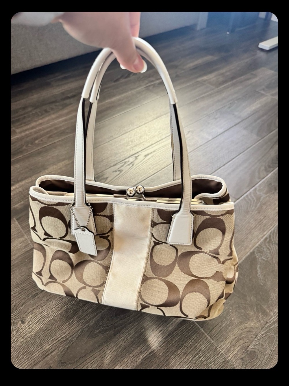 Pre-Loved/Owned Coach F13533 Kiss Lock Tan Cream Satchel Purse Handbag